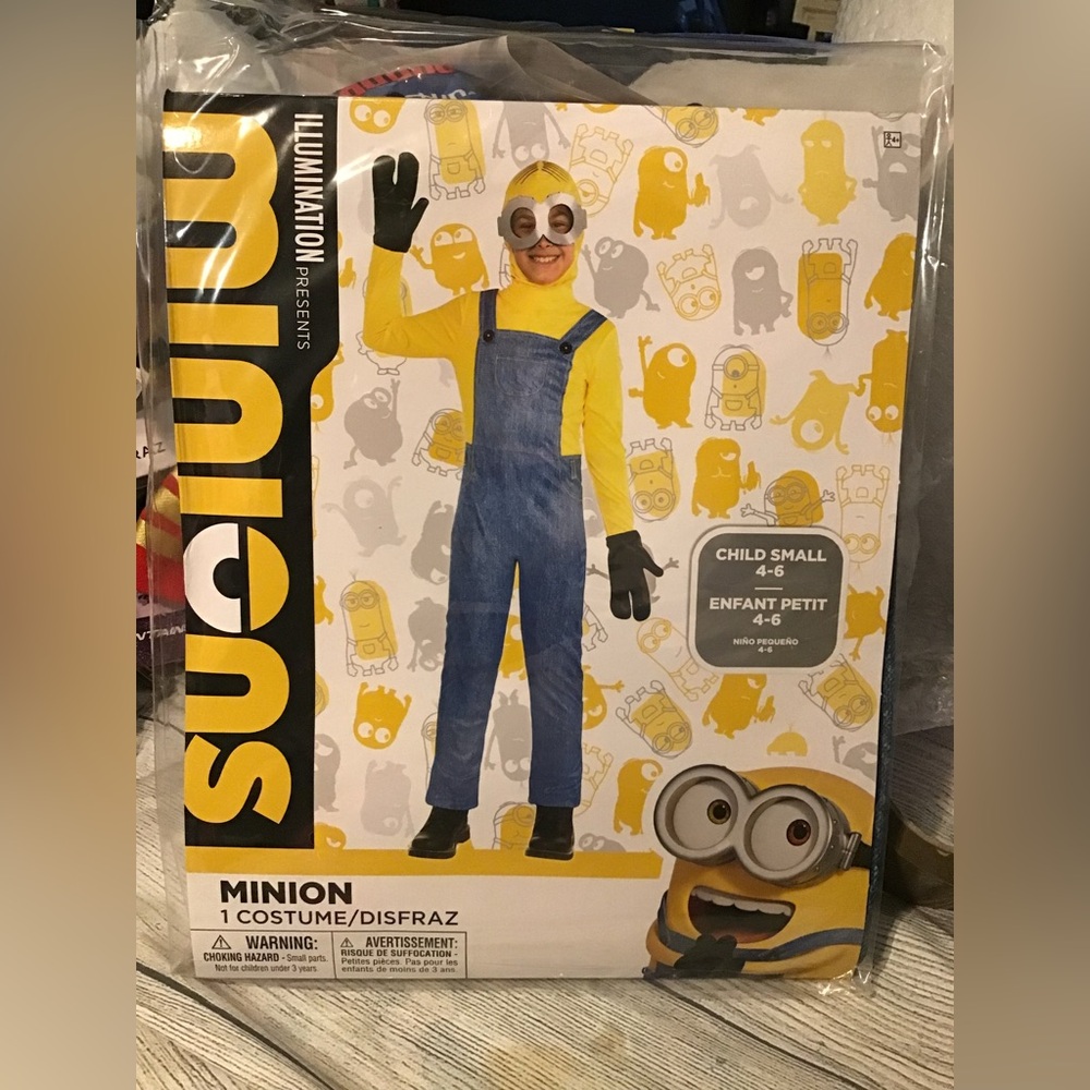 Universal studios Minions child costume size Small 4-6 -NEW
